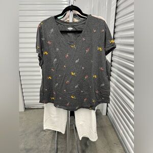 Old Navy | V-Neck T-Shirt with Floral Print in Gray | size XXL